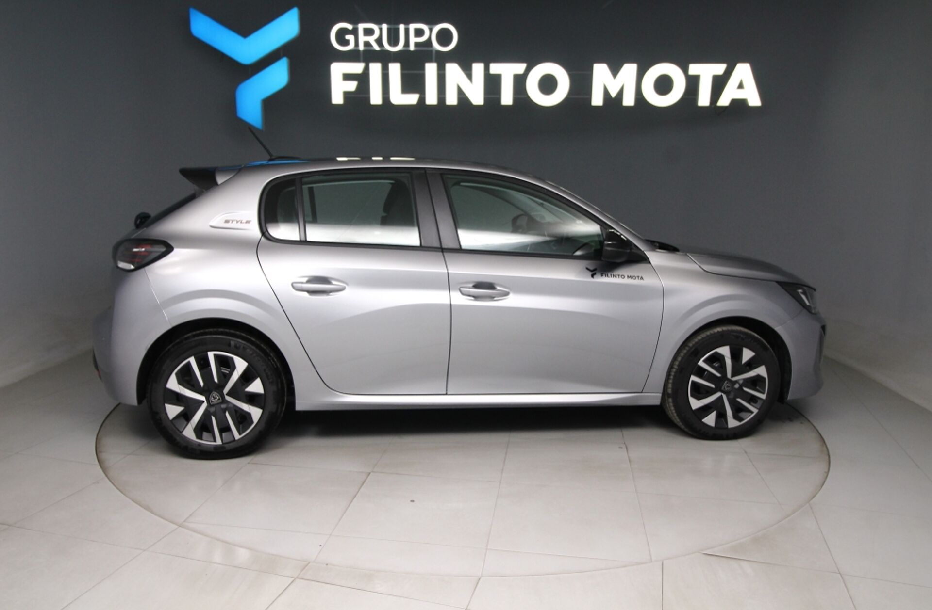 PEUGEOT 208 1.2 Hybrid Style e-DCS6