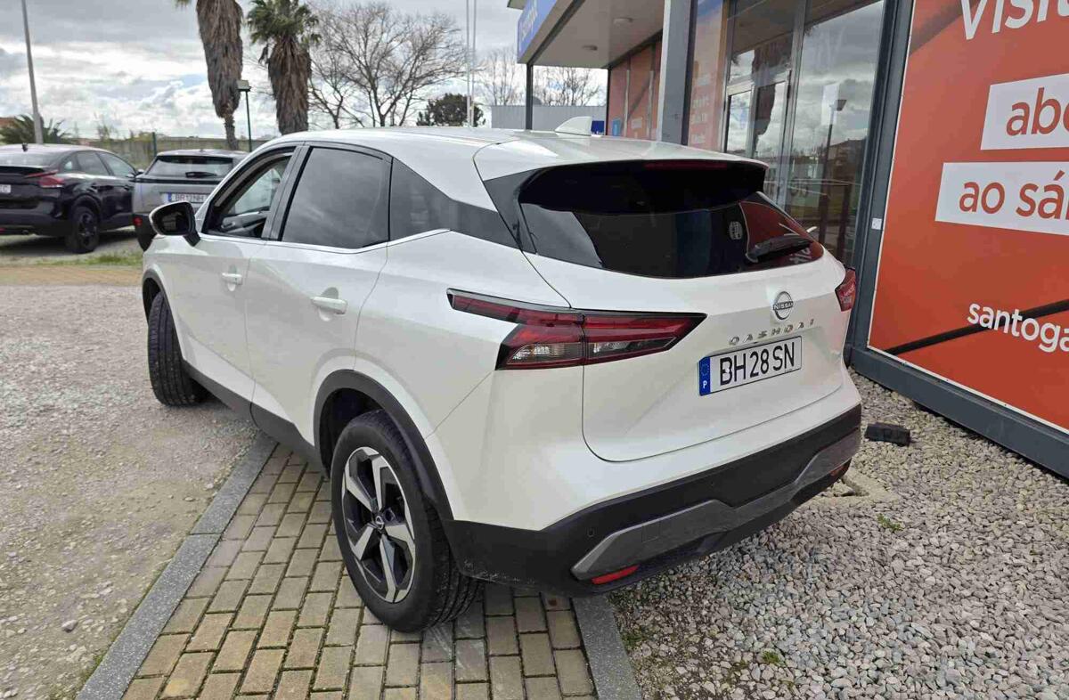 NISSAN Qashqai 1.3 DIG-T N-Connecta LED