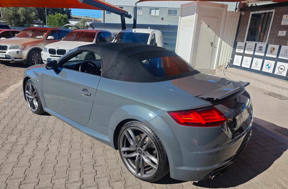 AUDI TT 2.0 TFSI quattro S tronic