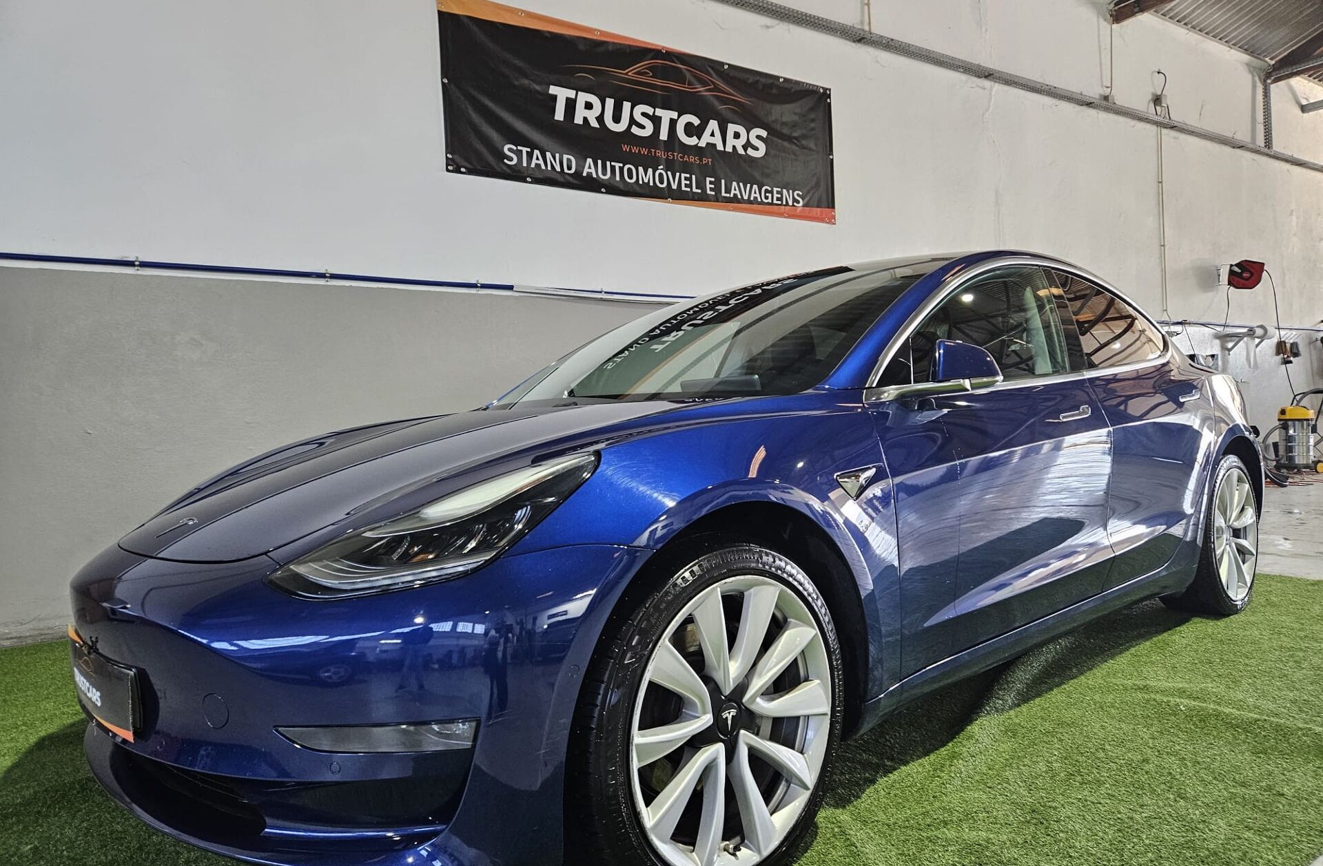 TESLA Model 3 Long-Range Dual Motor AWD