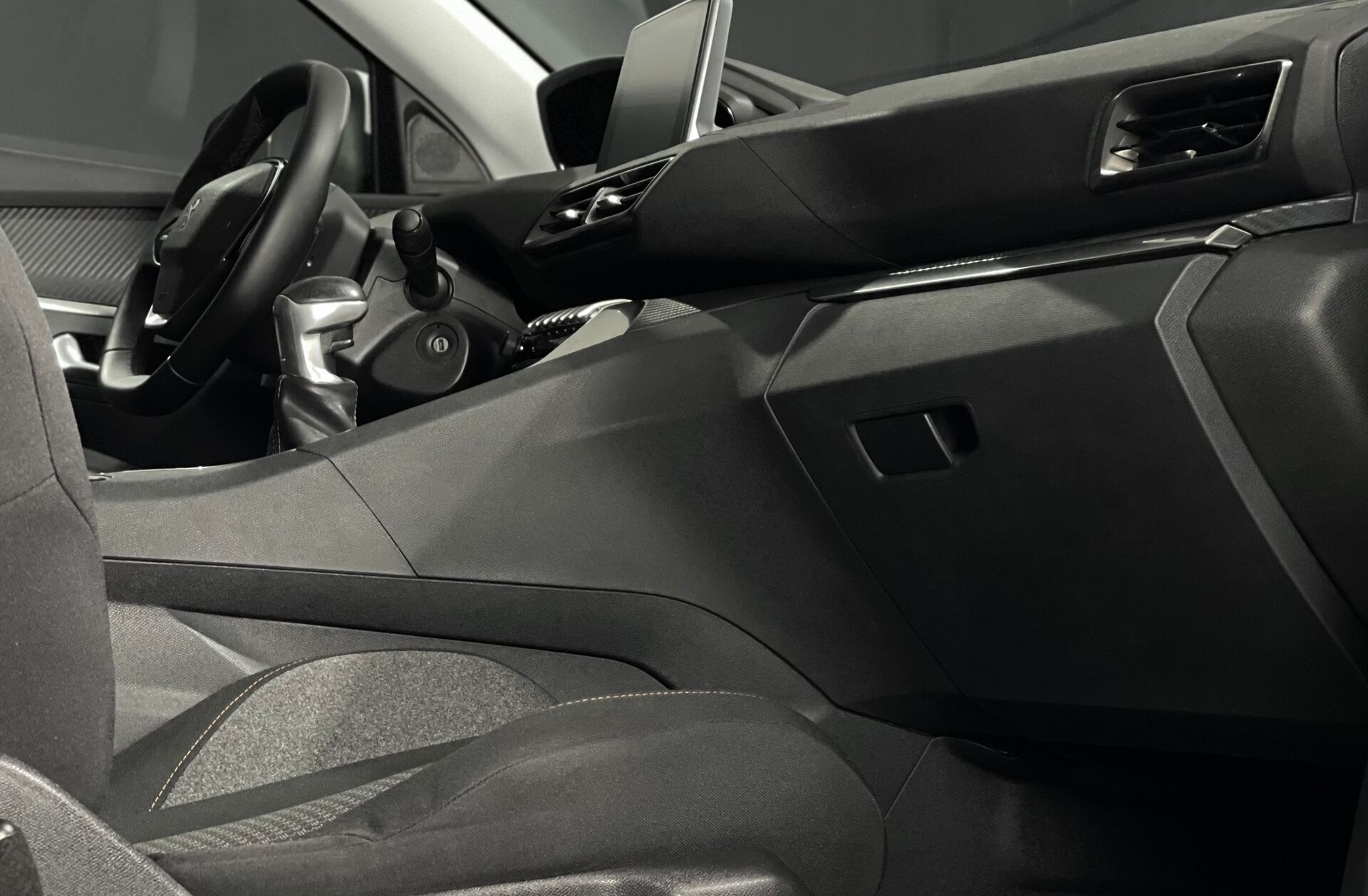 PEUGEOT 3008 1.5 BlueHDi Active