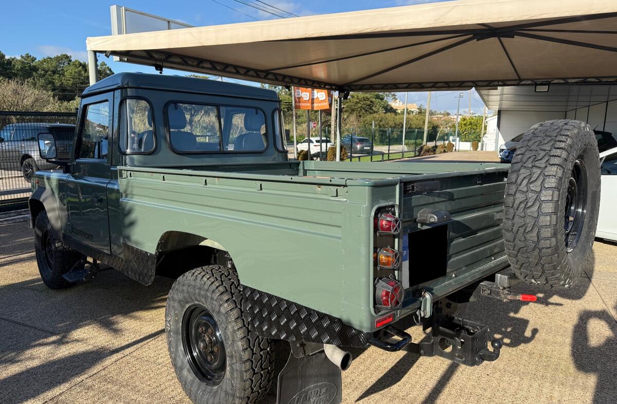 LAND ROVER Defender 110 HCPU 2.4 CRD E