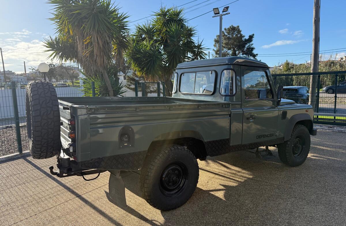 LAND ROVER Defender 110 HCPU 2.4 CRD E