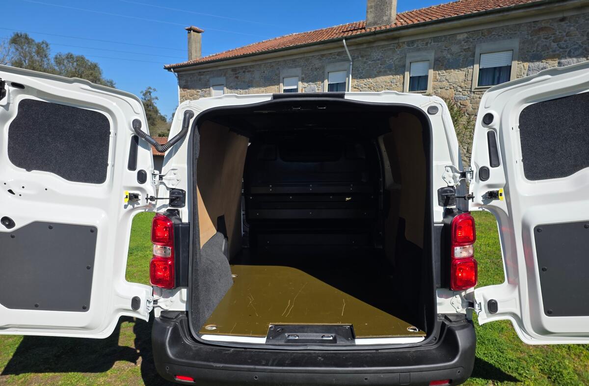 PEUGEOT Expert 1.5 BlueHDi L2H1 Premium Standard