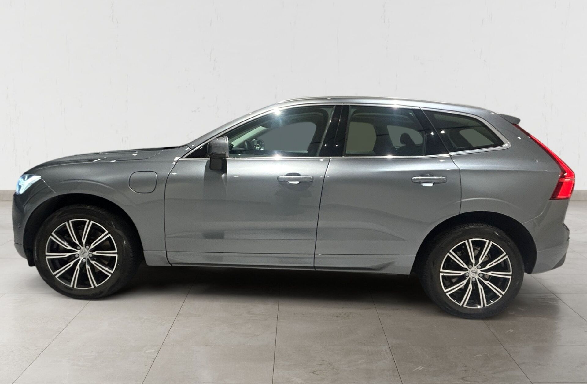 VOLVO XC60 2.0 T8 PHEV Momentum AWD