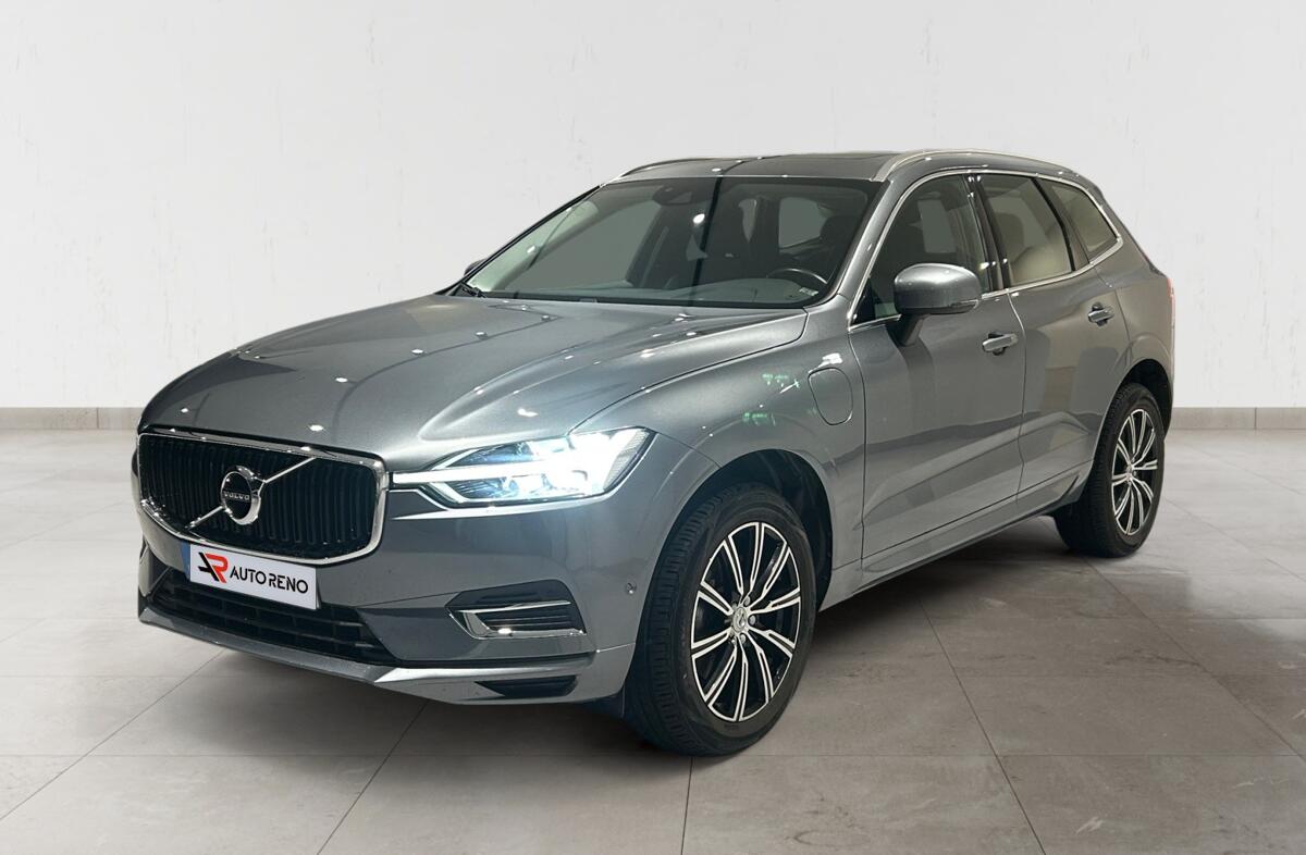 VOLVO XC60 2.0 T8 PHEV Momentum AWD