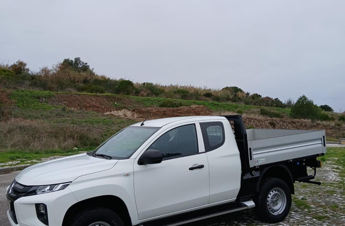 MITSUBISHI L 200 2.3 DI-D Club Invite 4WD