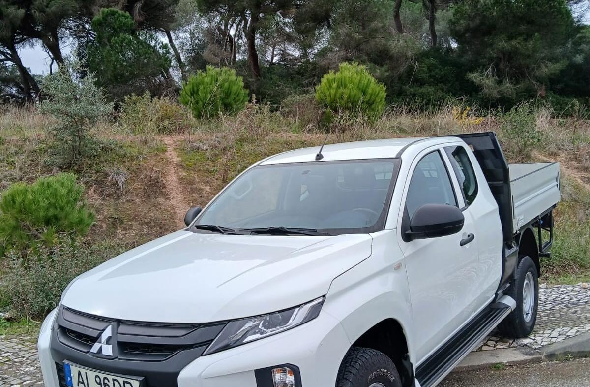 MITSUBISHI L 200 2.3 DI-D Club Invite 4WD