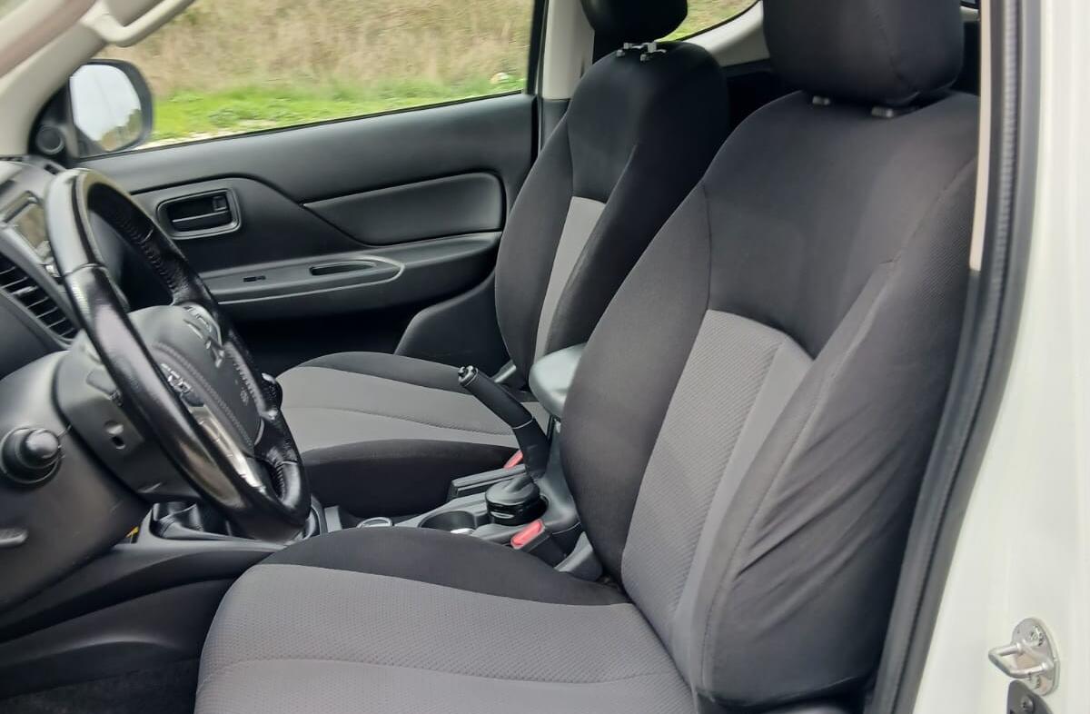 MITSUBISHI L 200 2.3 DI-D Club Invite 4WD