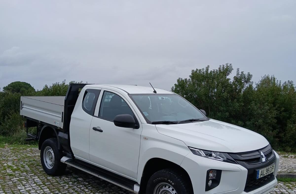 MITSUBISHI L 200 2.3 DI-D Club Invite 4WD