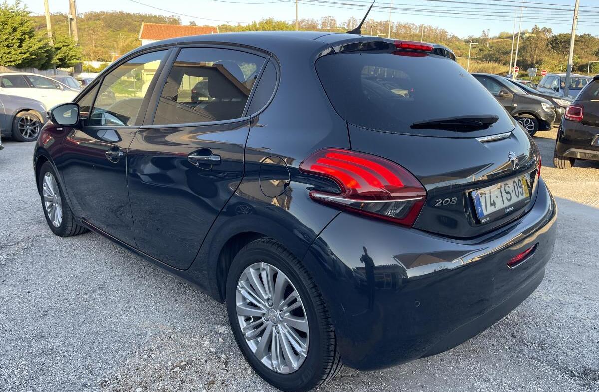 PEUGEOT 208 1.2 PureTech Style