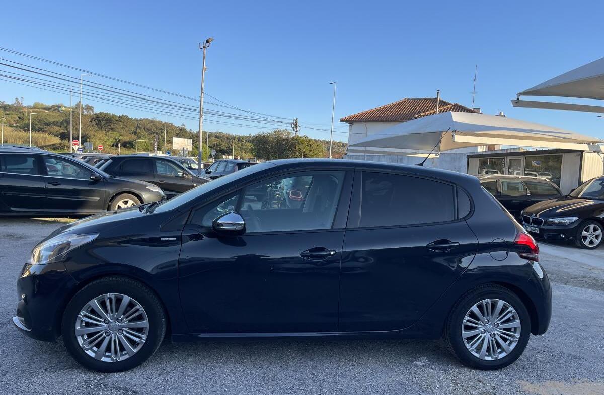 PEUGEOT 208 1.2 PureTech Style