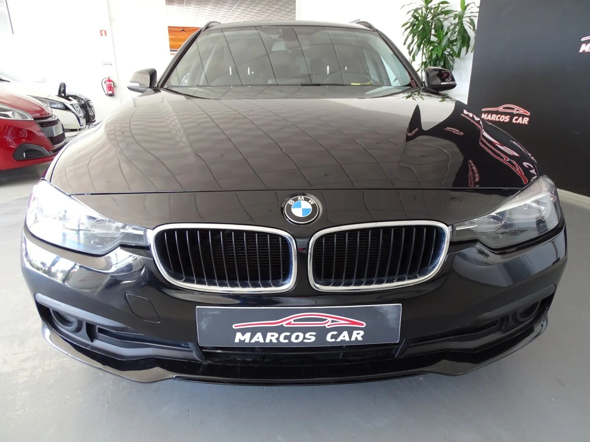 BMW Serie-3 318 d Touring Advantage Auto por 19 900 € Marcoscar | Setúbal