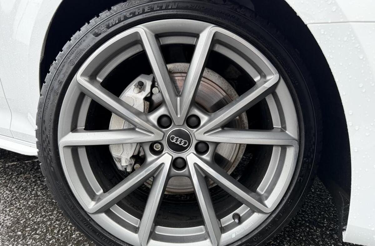 AUDI A4 40 TDI quattro S line S tronic