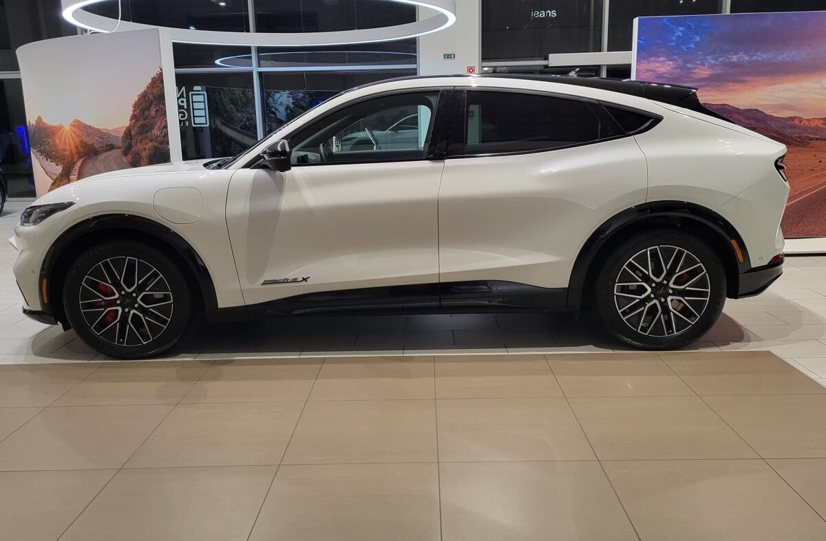 FORD Mustang Mach-E Premium