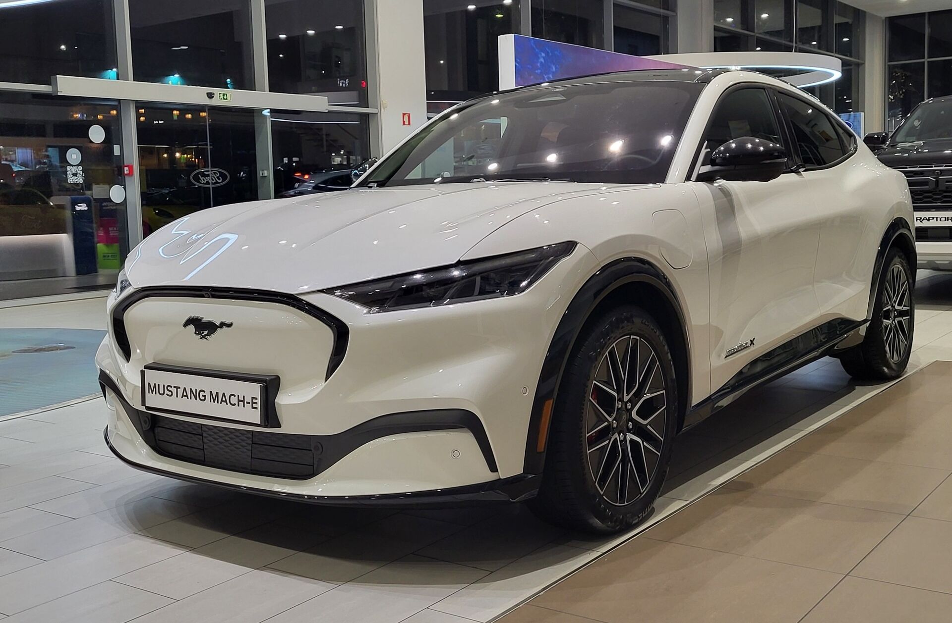 FORD Mustang Mach-E Premium
