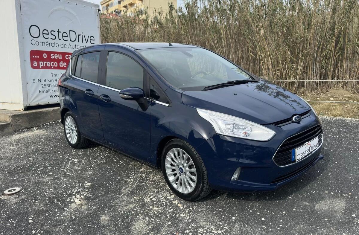 FORD EcoSport B-Max 1.0 SCTi Titanium