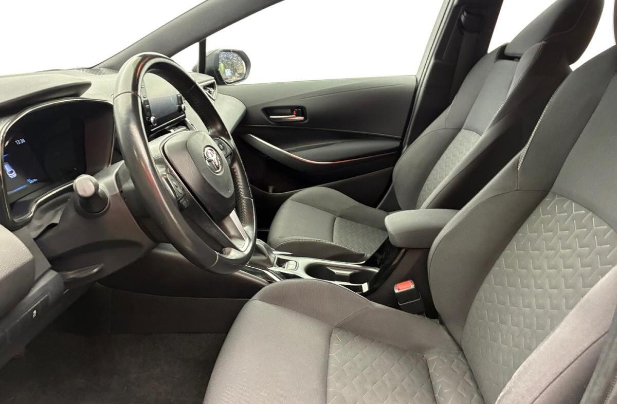 TOYOTA Corolla TS 1.8 Hybrid Trek