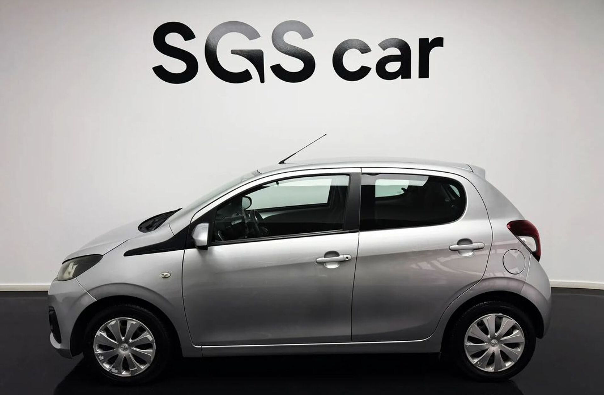 PEUGEOT 108 1.0 VTi Style