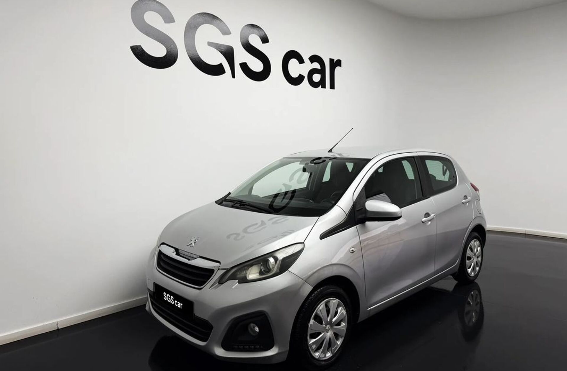 PEUGEOT 108 1.0 VTi Style