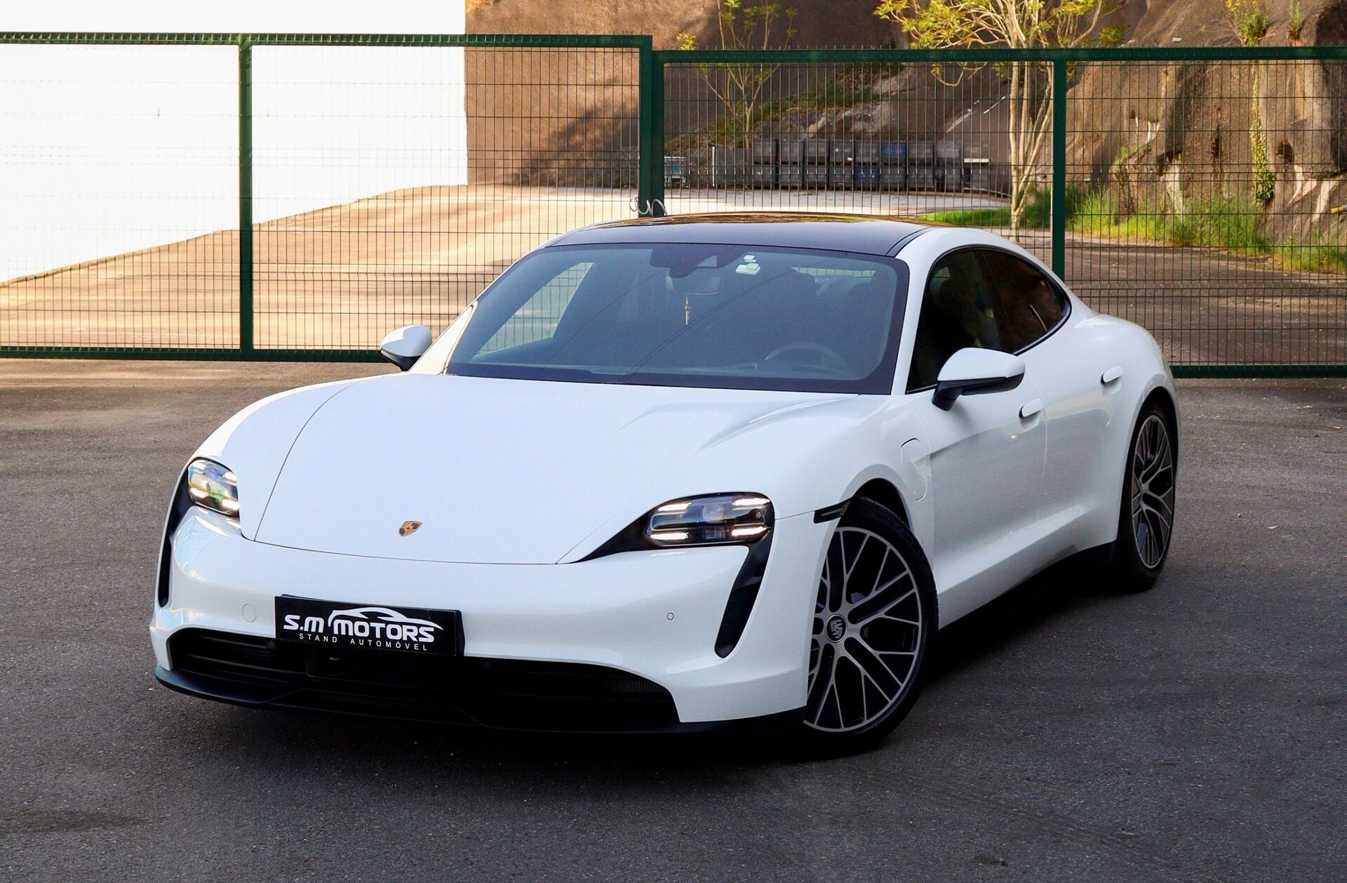PORSCHE Taycan Standard