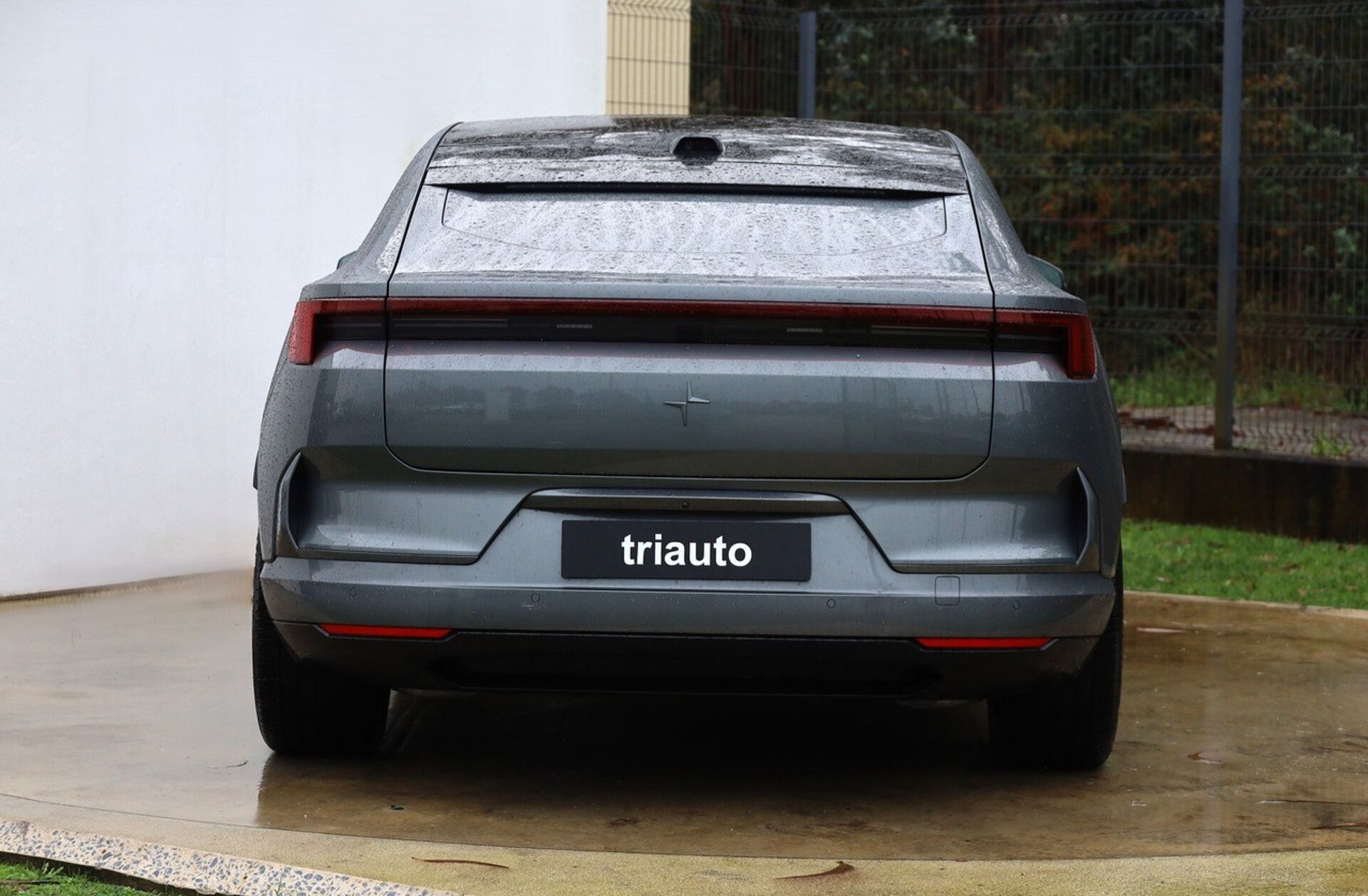 POLESTAR 4 Long Range 100 kWh Dual Motor