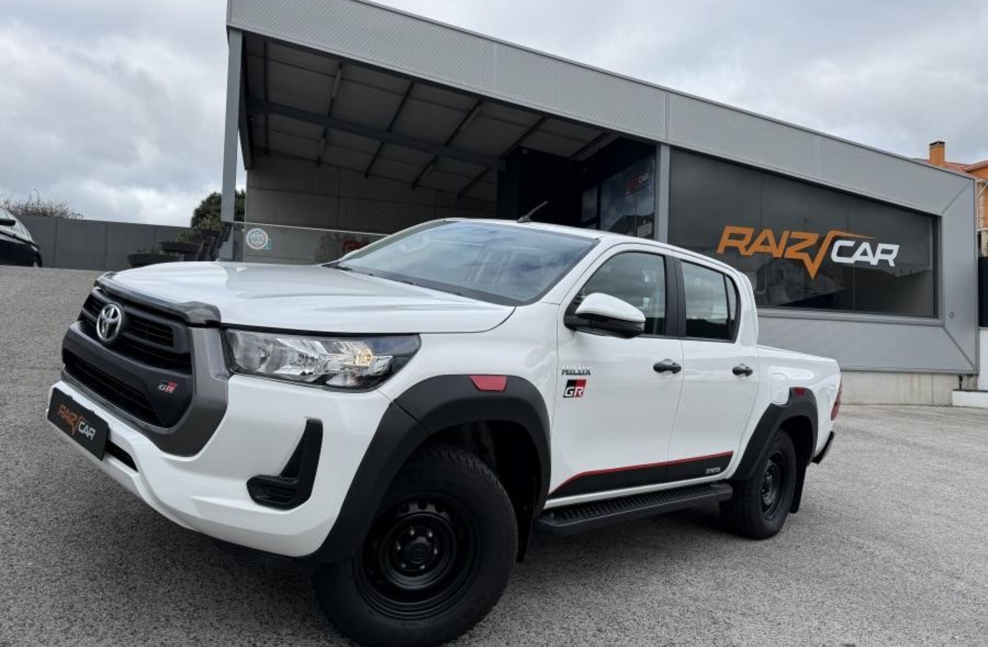 TOYOTA Hilux 2.4 D-4D 4WD CD CM