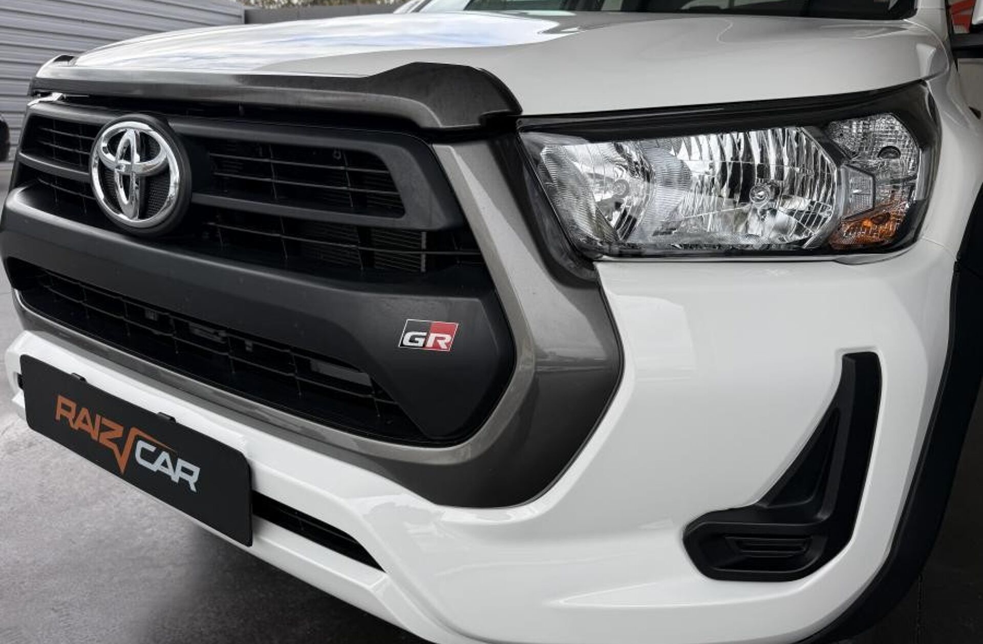 TOYOTA Hilux 2.4 D-4D 4WD CD CM