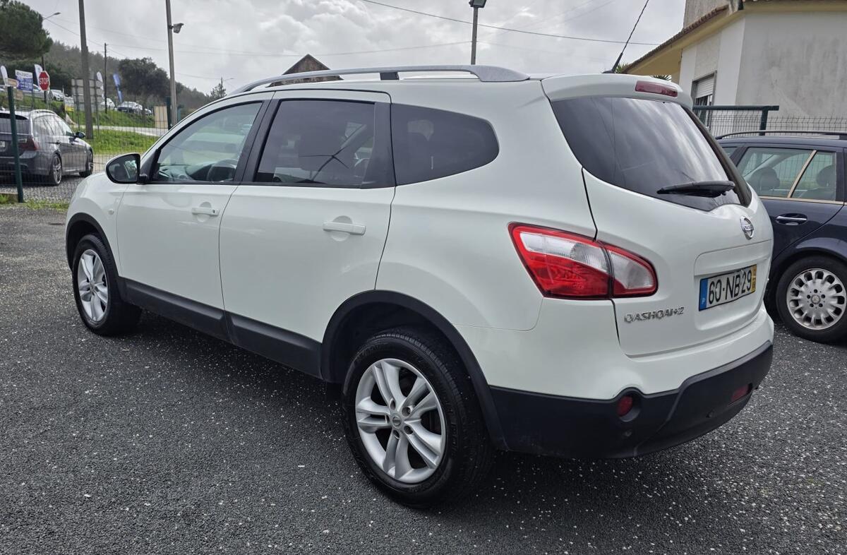 NISSAN Qashqai +2 1.5 dCi T.Prem.17