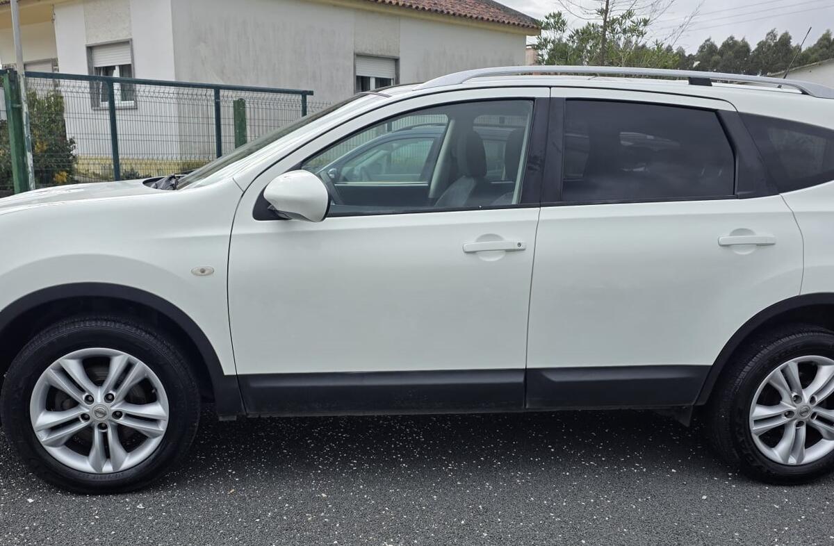 NISSAN Qashqai +2 1.5 dCi T.Prem.17