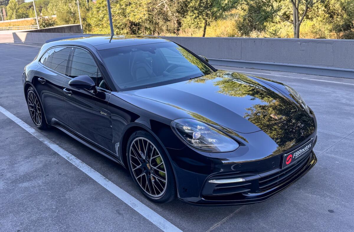 PORSCHE Panamera 4 E-Hybrid
