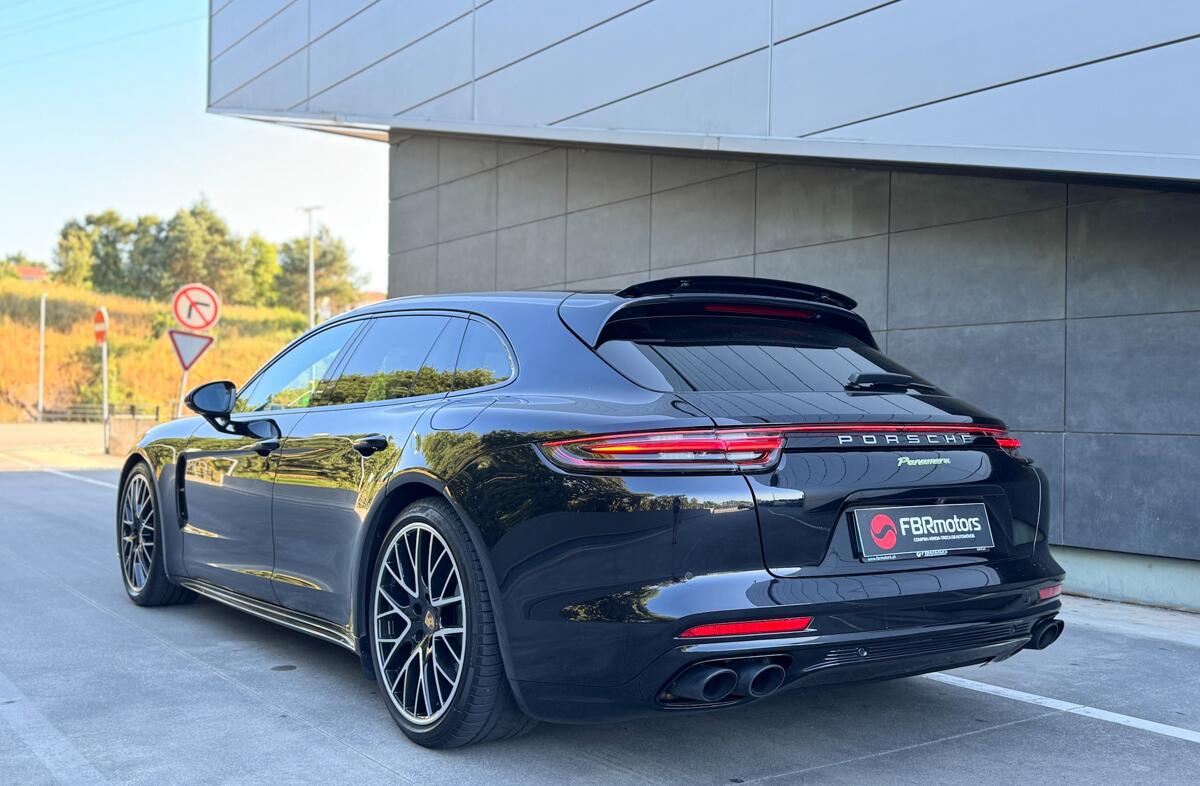 PORSCHE Panamera 4 E-Hybrid