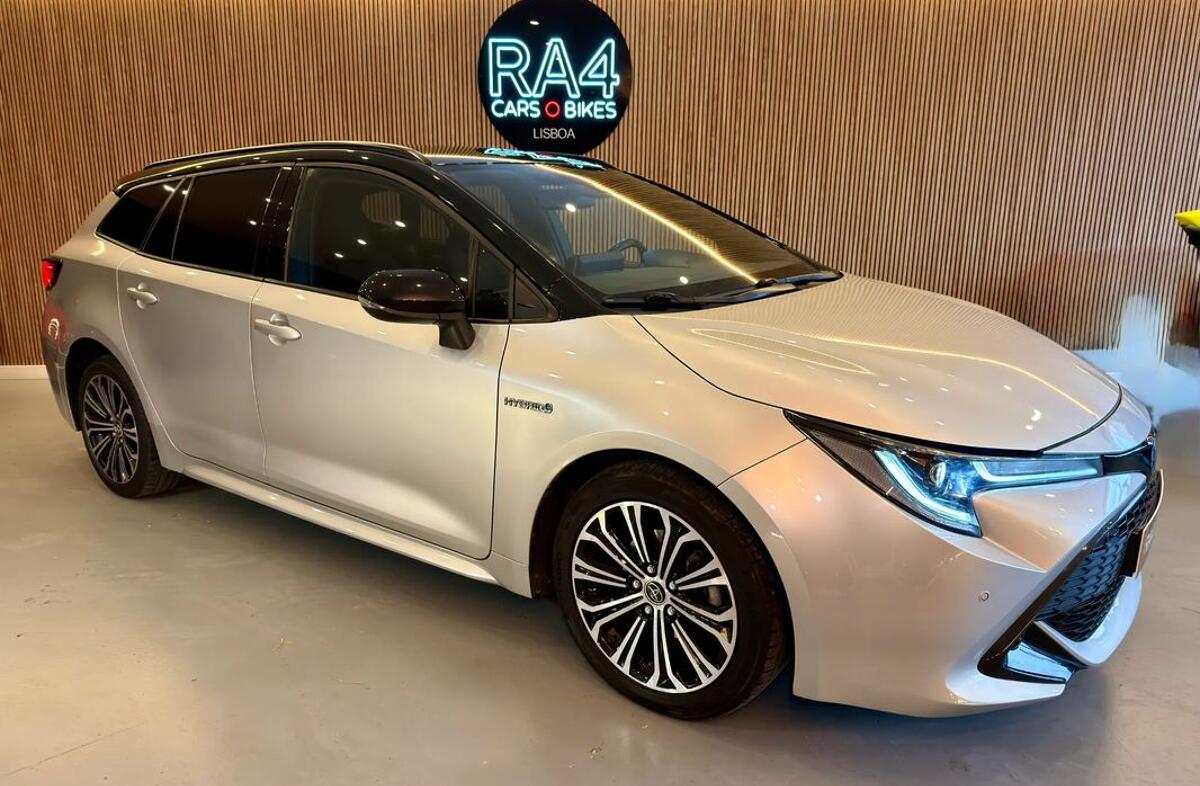 TOYOTA Corolla 1.8 Hybrid Exclusive