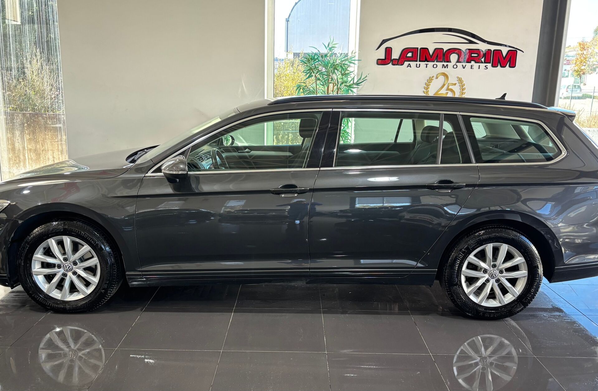 VOLKSWAGEN Passat 1.6 TDi Confortline