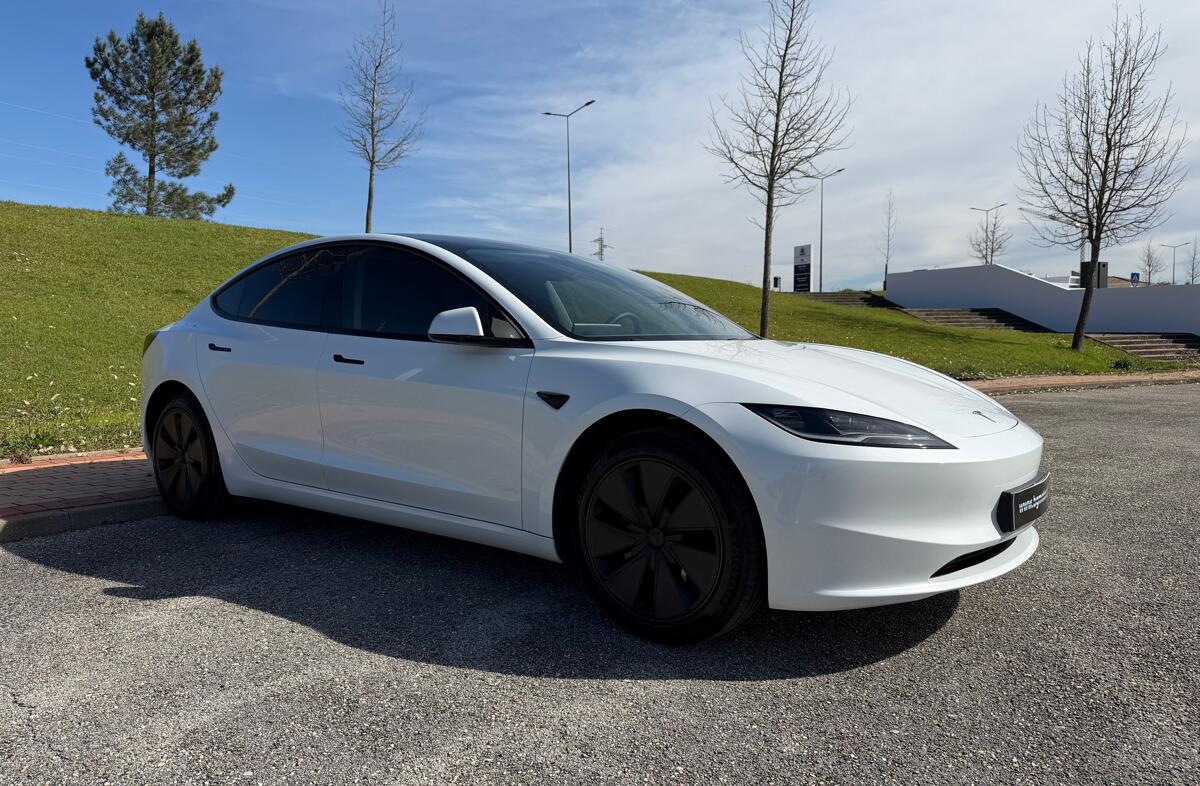 TESLA Model 3 Tração Traseira Premium