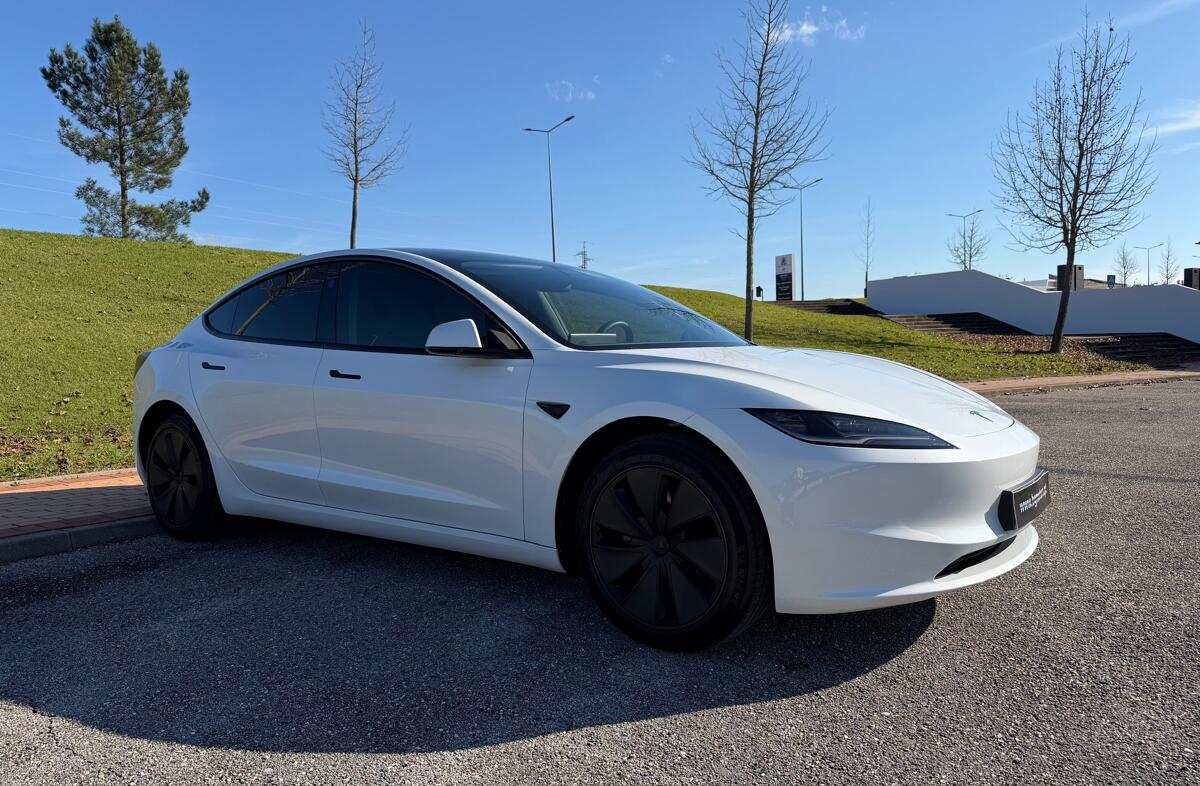 TESLA Model 3 Tração Traseira Premium