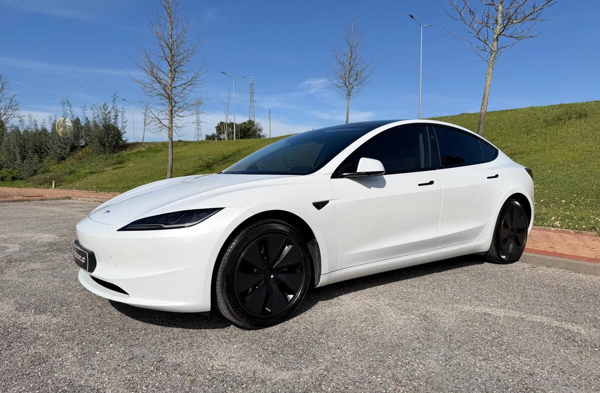 TESLA Model 3 Tração Traseira