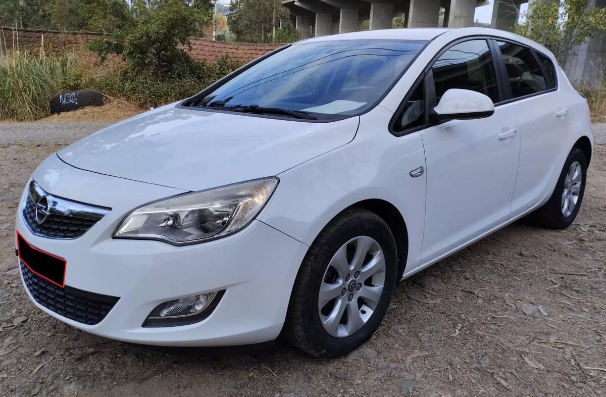 OPEL Astra J Astra 1.4 T Selection GPL
