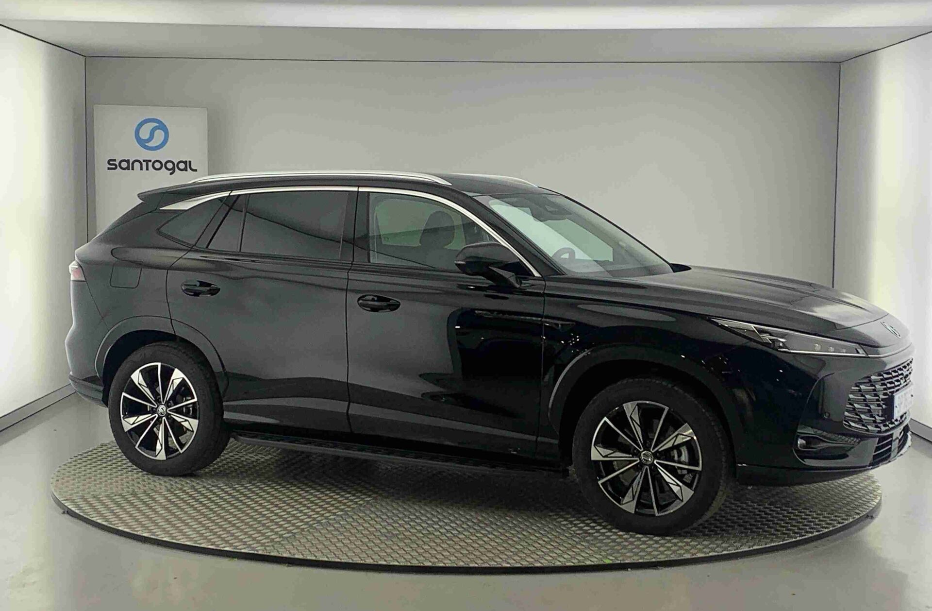 MG HS 1.5 T Luxury AT