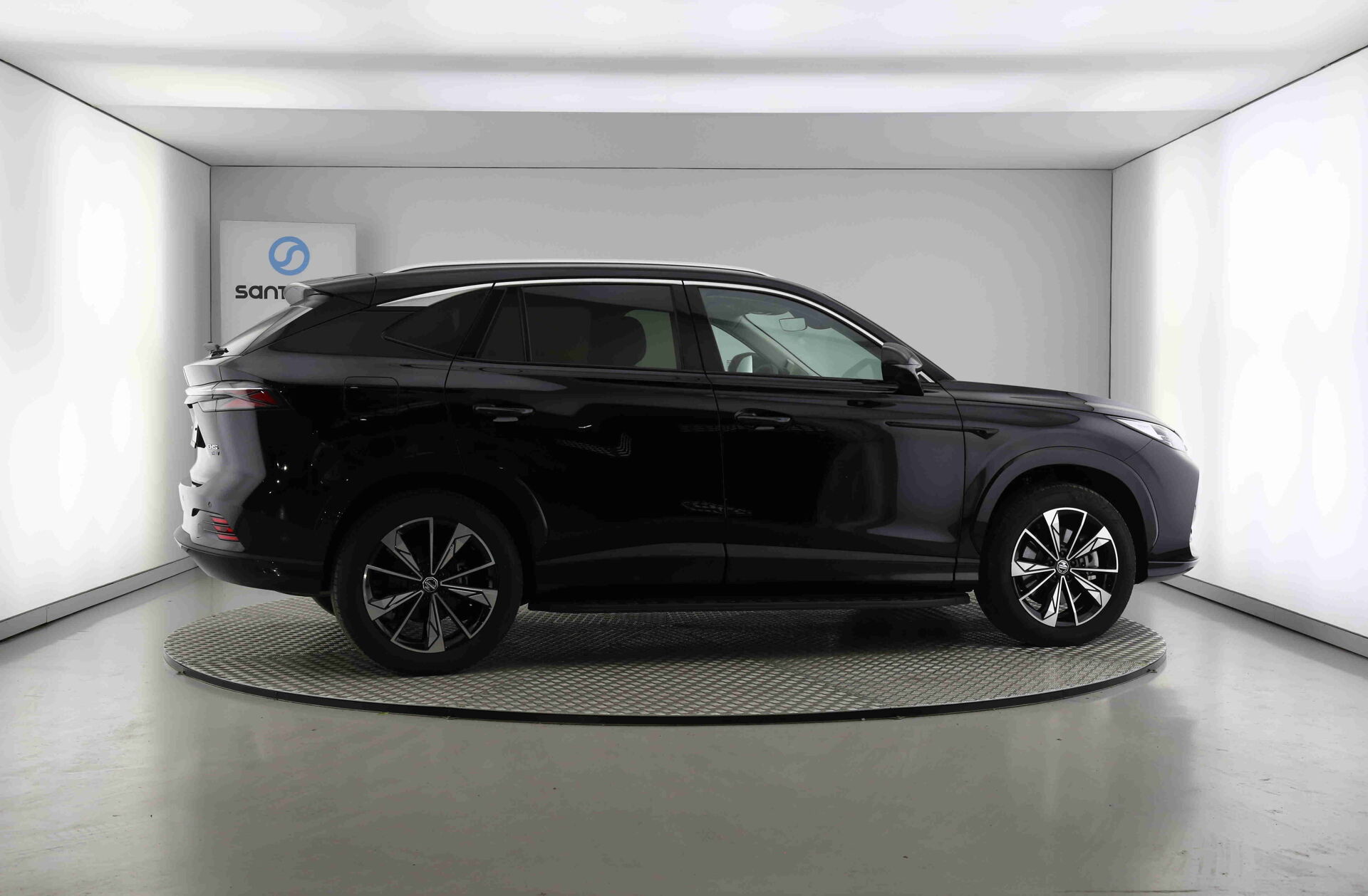 MG HS 1.5 T Luxury AT