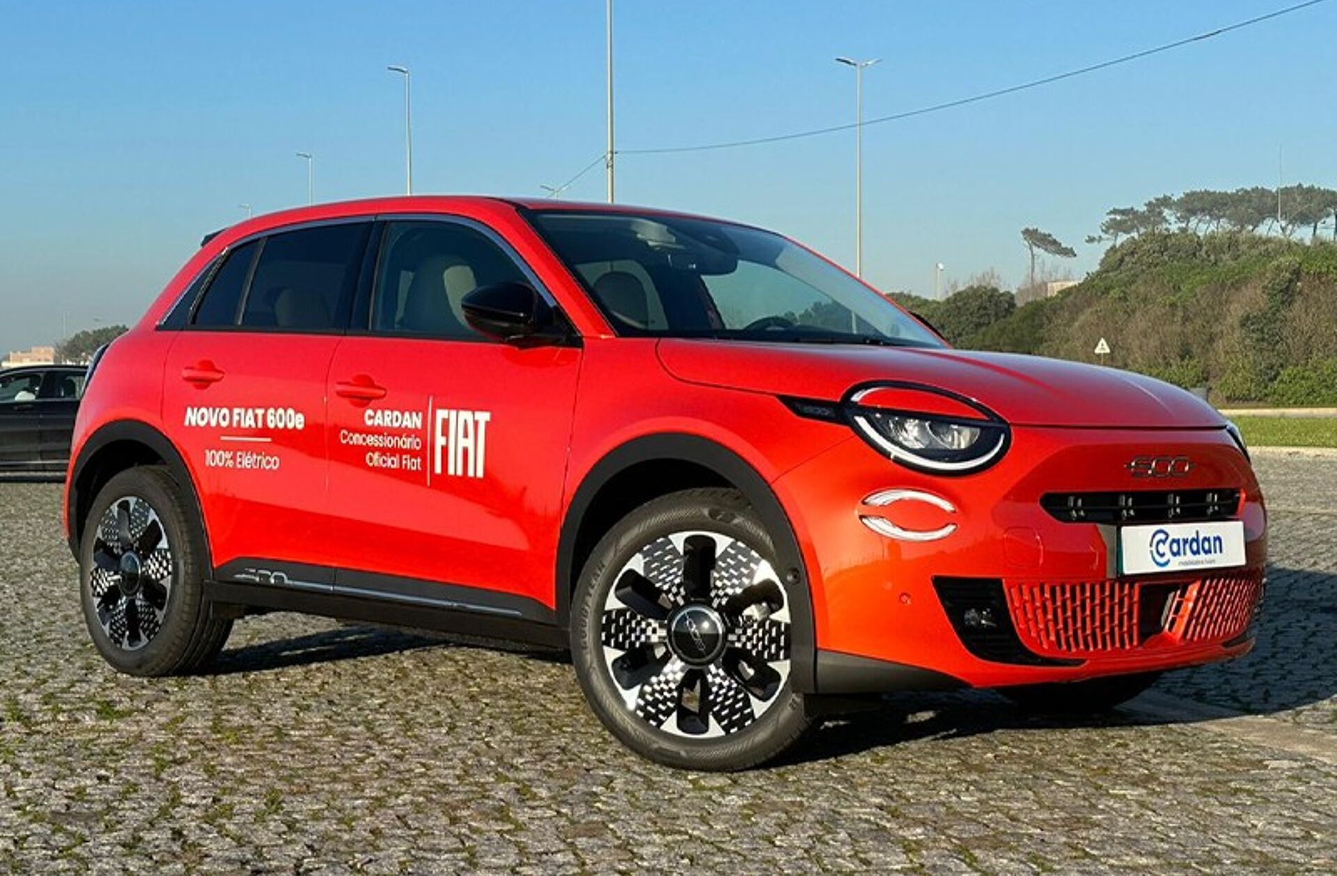 FIAT 600 54 kWh (RED)