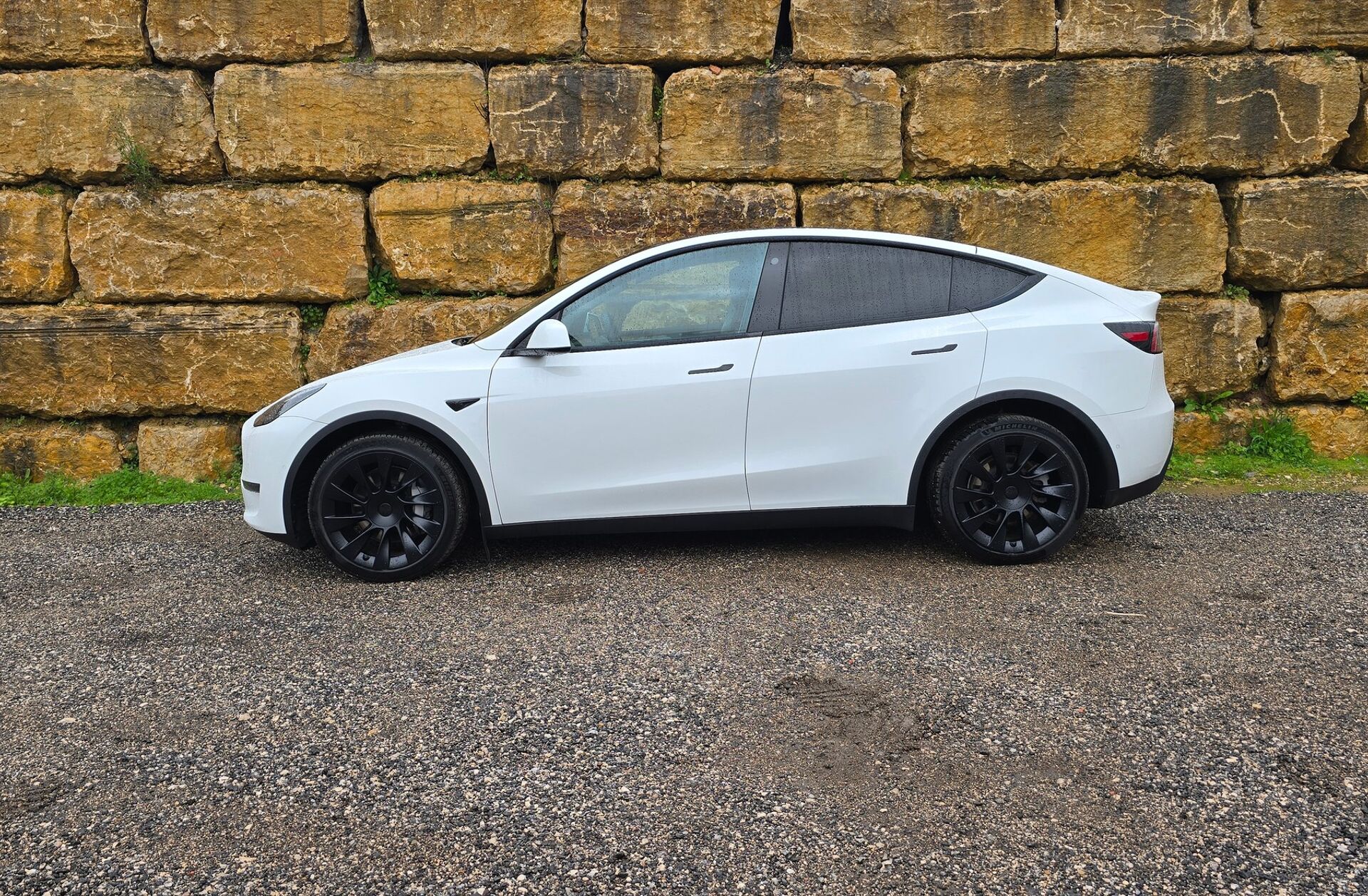 TESLA Model Y Long Range Tração Integral