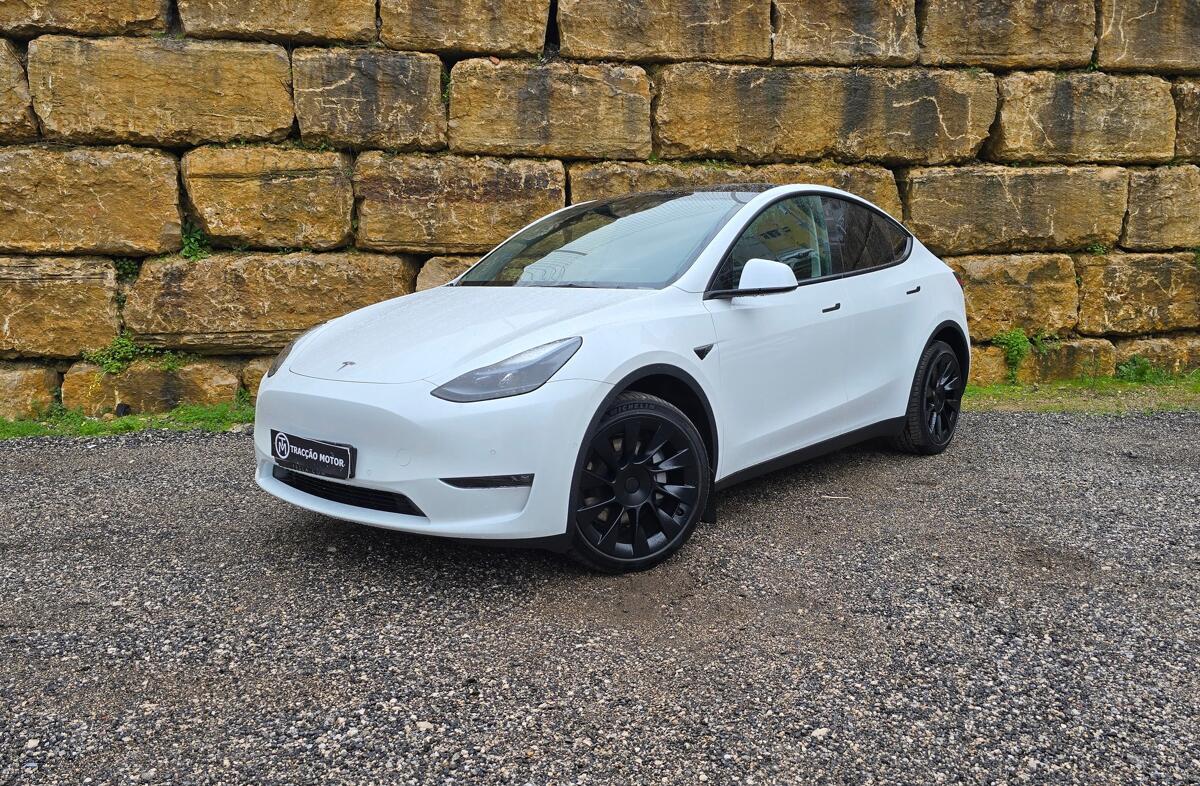 TESLA Model Y Long Range Tração Integral