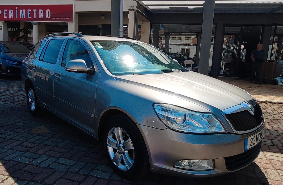 SKODA Octavia 1.6 TDi Greenline 2ªGeração