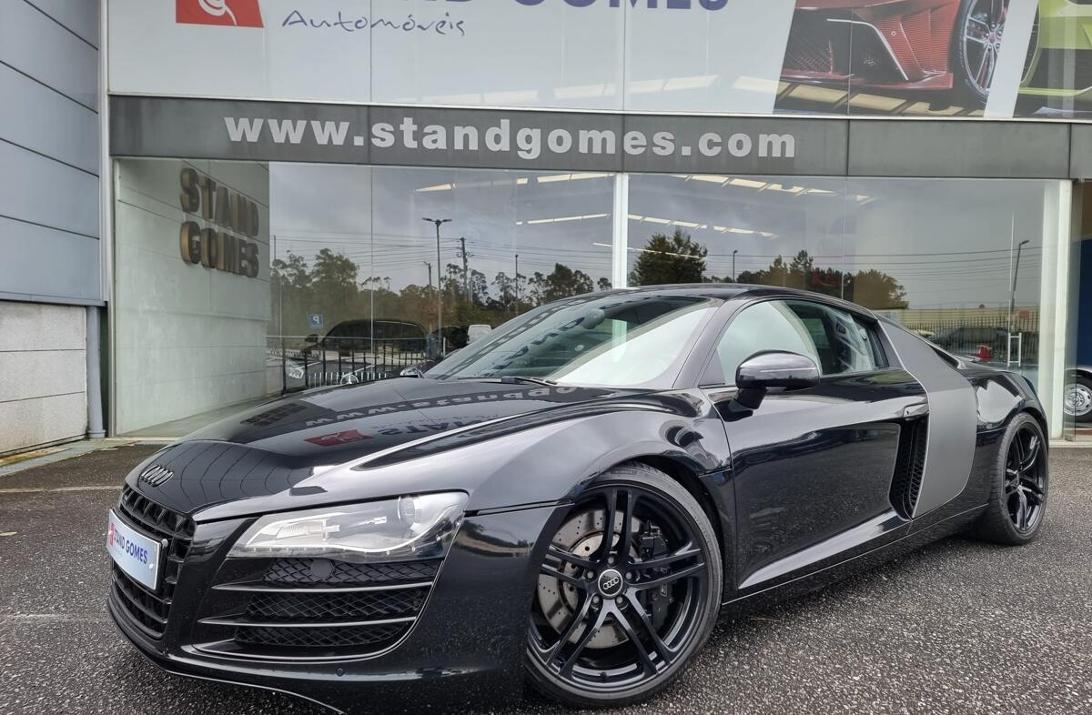 AUDI R8 4.2 FSi V8 quattro R-tronic