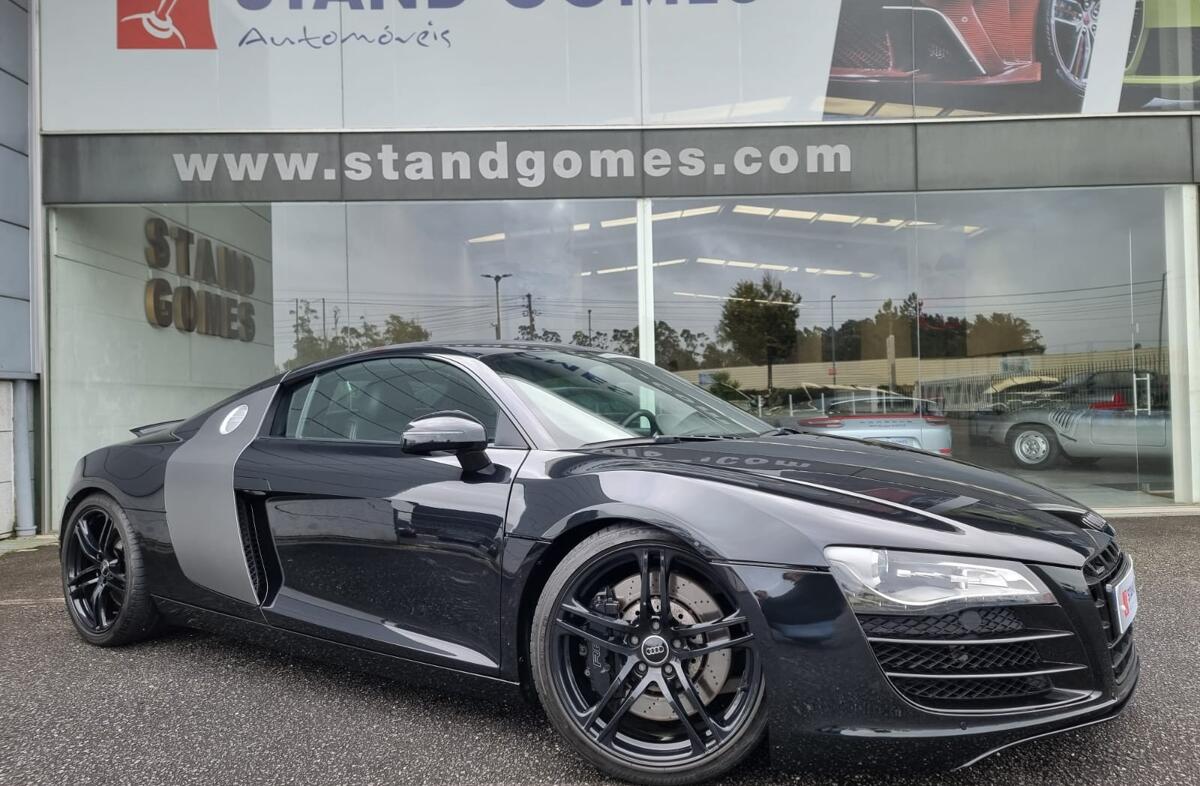 AUDI R8 4.2 FSi V8 quattro R-tronic