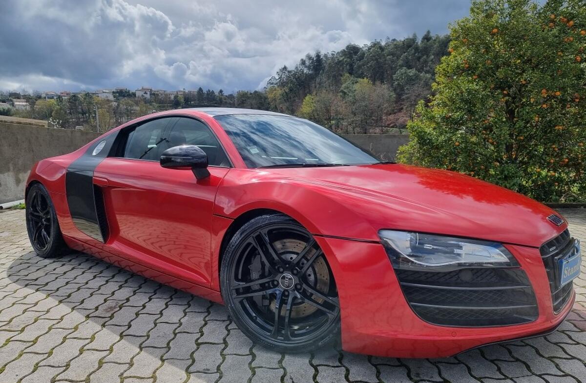 AUDI R8 4.2 FSi V8 quattro R-tronic