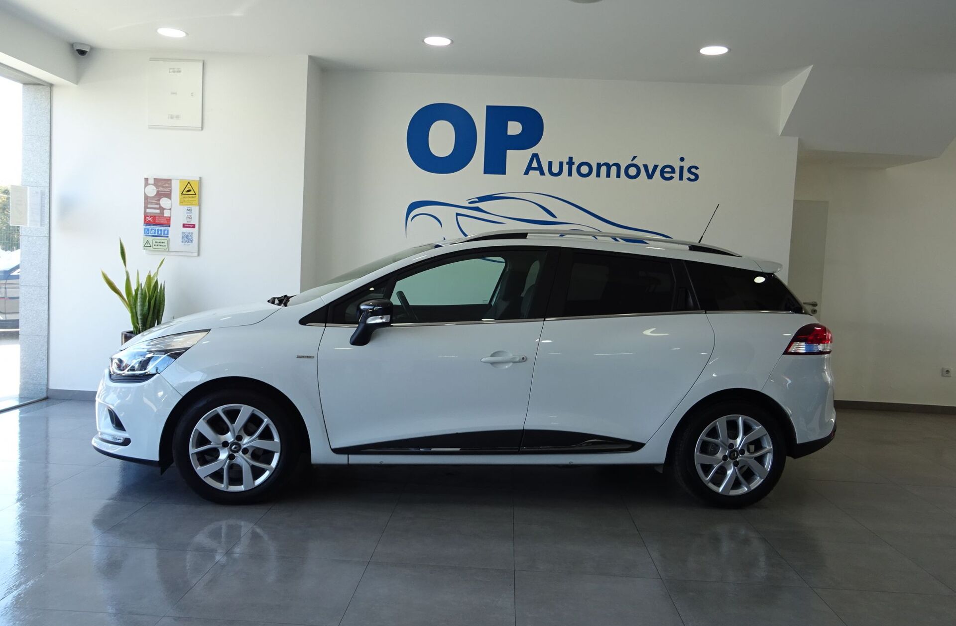 RENAULT Clio ST 0.9 TCe Limited