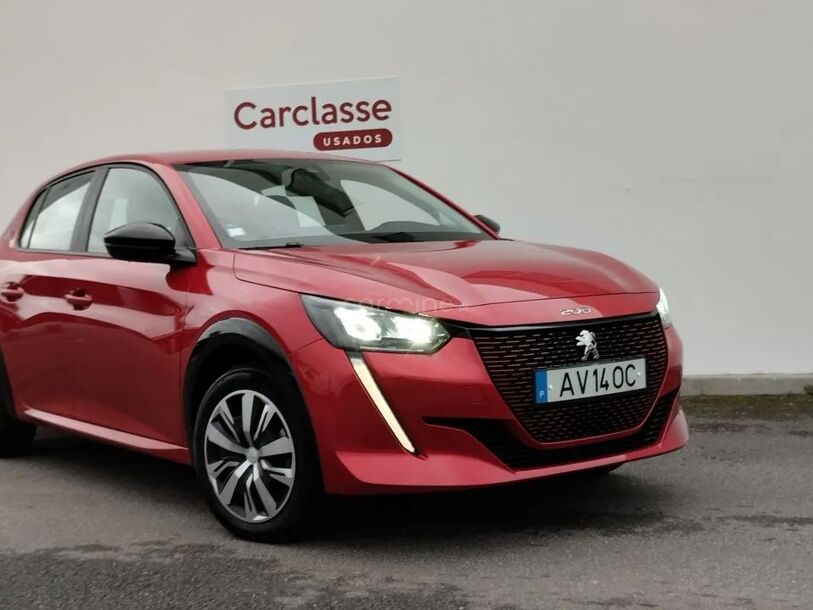 Peugeot 208 e 50 kWh Active com 15 000 km por 28 290 € Carclasse