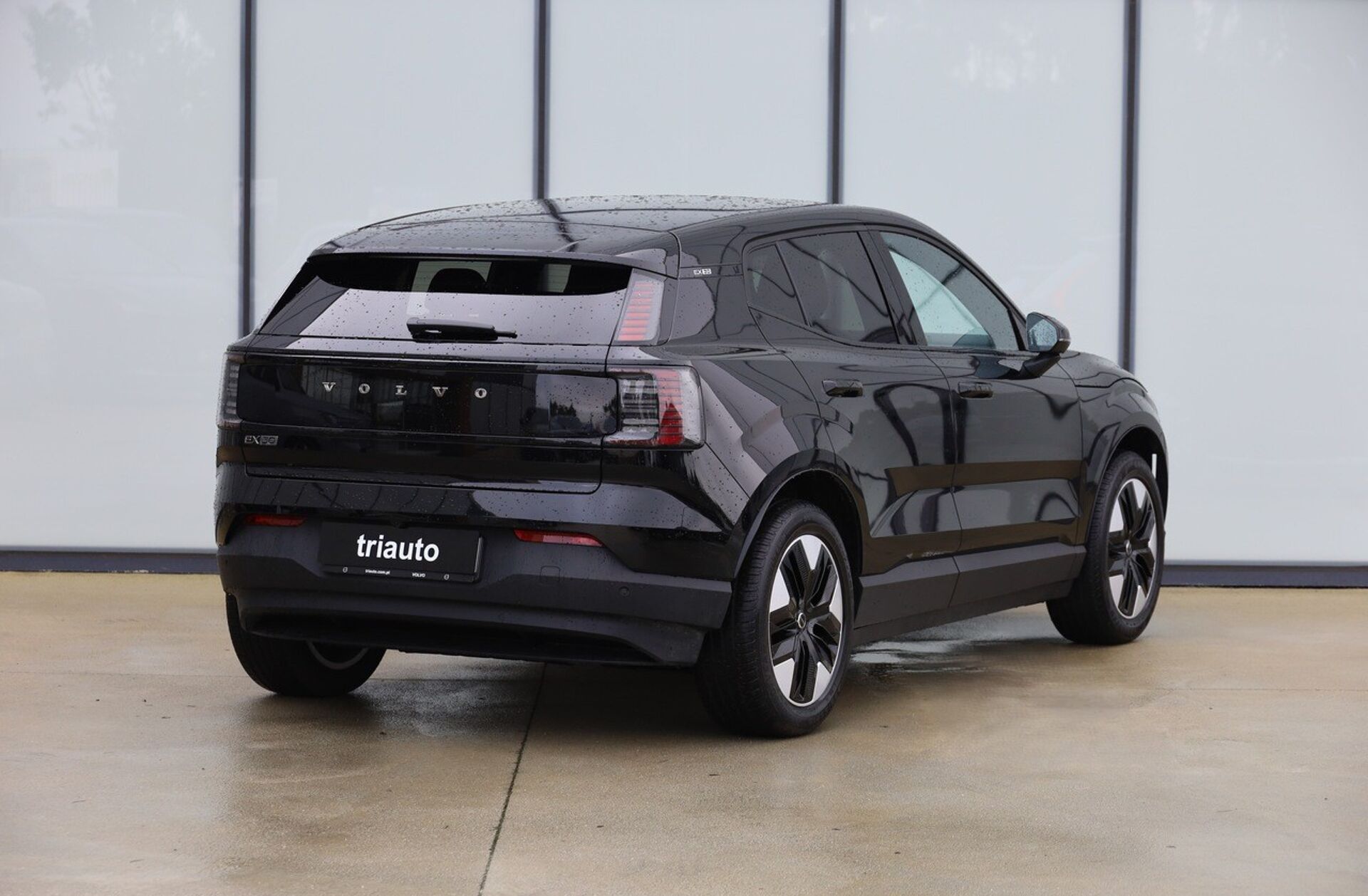 VOLVO EX30 51 kWh Single Motor Plus